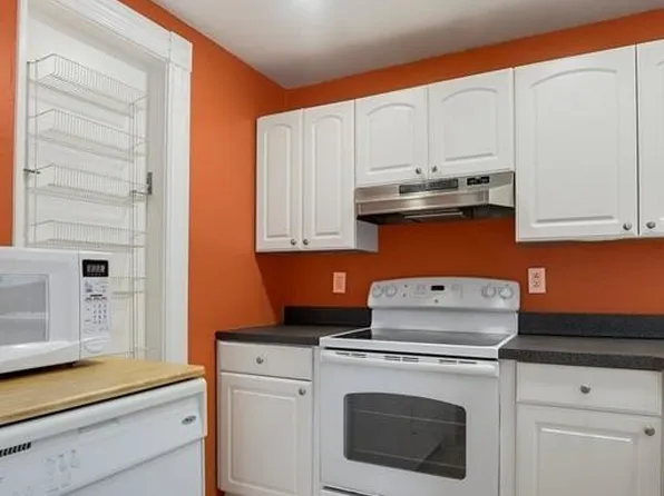 121 Park St #1, Brookline, MA 02446