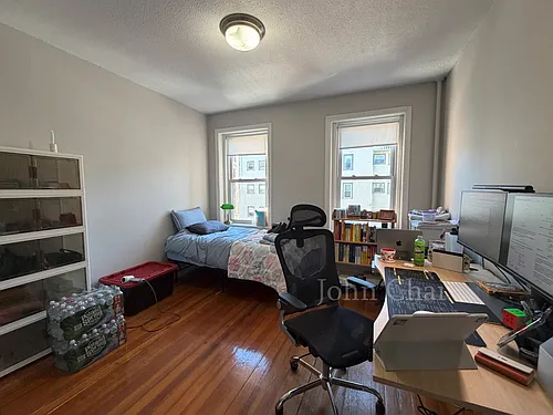 1132 Commonwealth Ave Photo 1