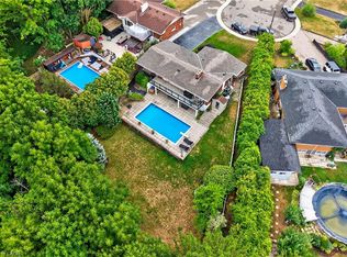 90 Mountain Ave N, Hamilton, ON L8G 3P7