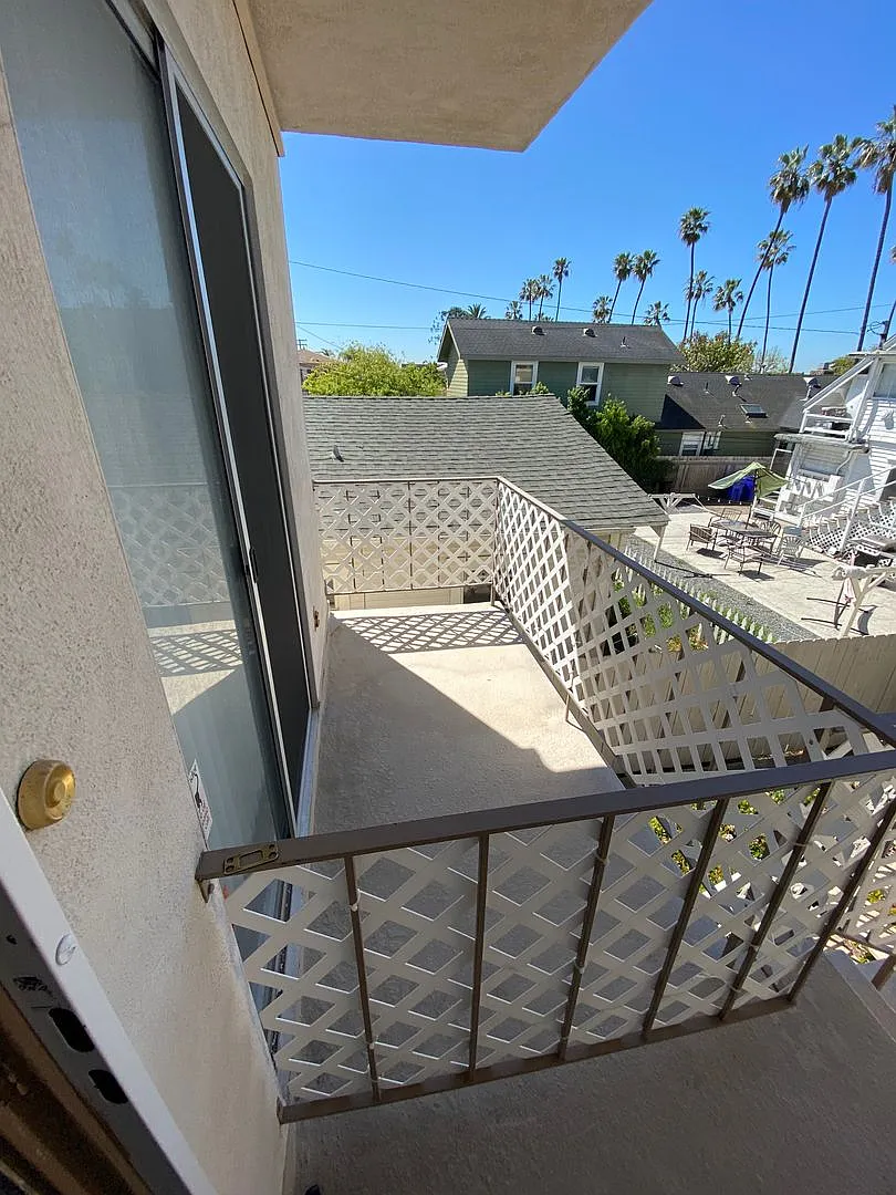 2 Bedroom 1 Bath upstairs unit with lots of upgrades! — Photo 2