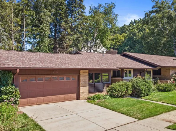 504 Brookdale COURT, South Milwaukee, WI 53172