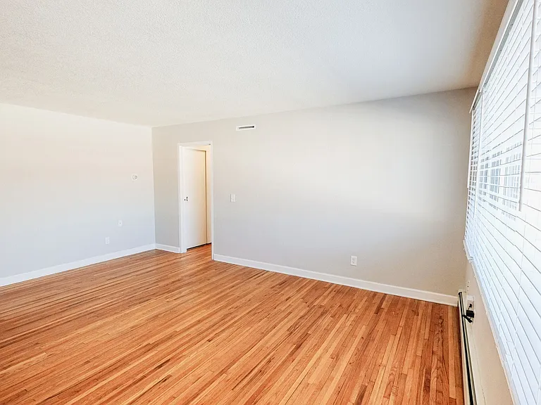 YG Flats — Photo 31