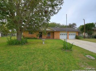 208 Brook St, Seguin, TX 78155