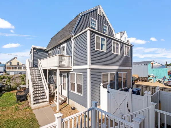 8 J St, Hampton, NH
