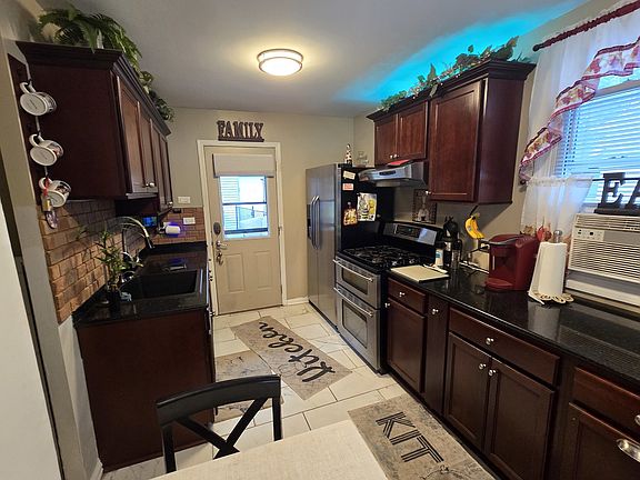 4th image of 14932 Kedvale Ave
