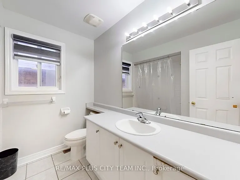 4 Slessor Ln — Photo 28