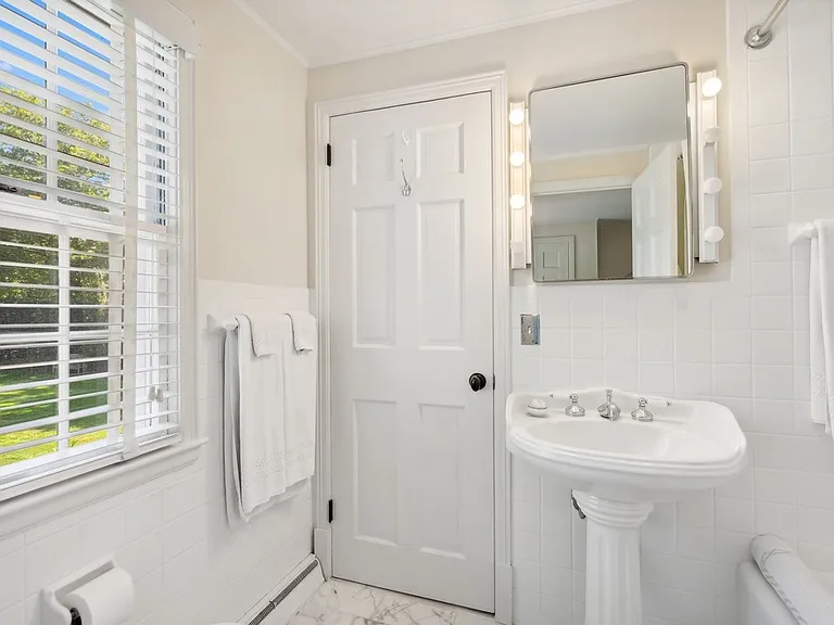 561 Sagg Main St — Photo 51