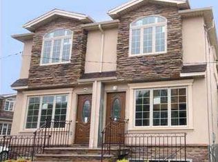 14 Plumtree Ln, Staten Island, NY 10309