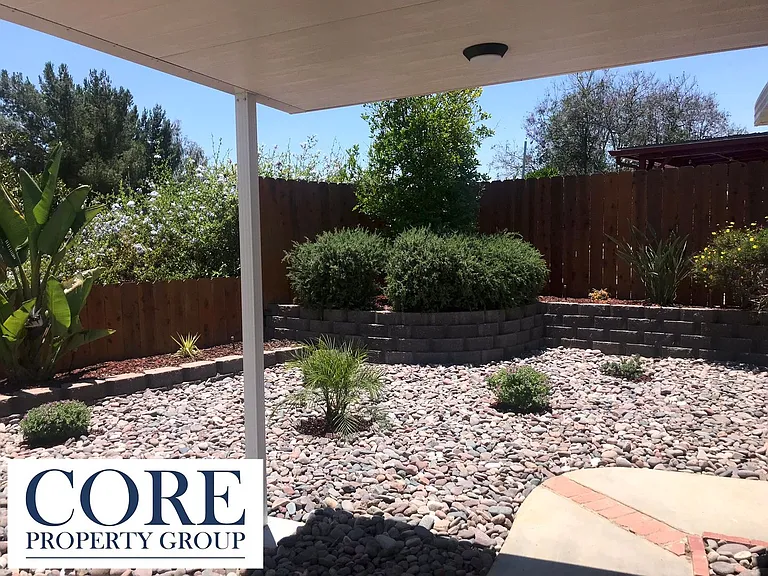 1739 Jasmine St — Photo 18