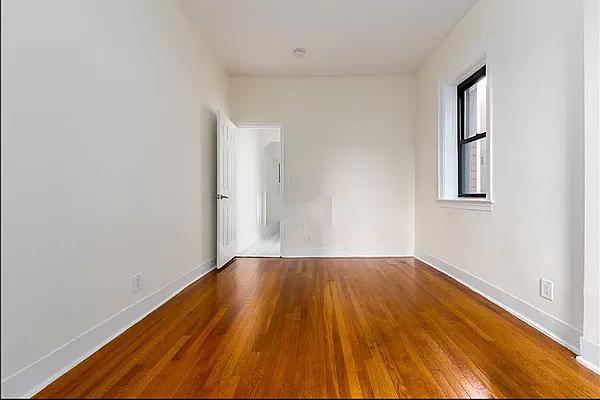 Rented by Manhattan Realty Group | media 4