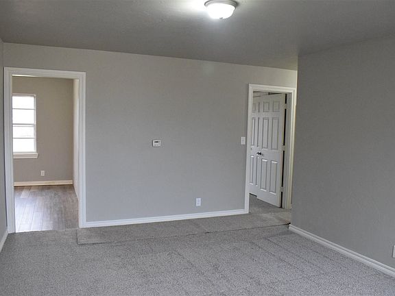 3rd image of 2206 E Ash Ave