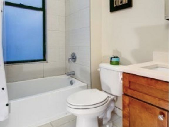 5th image of 1619 N Ashland Ave APT 2