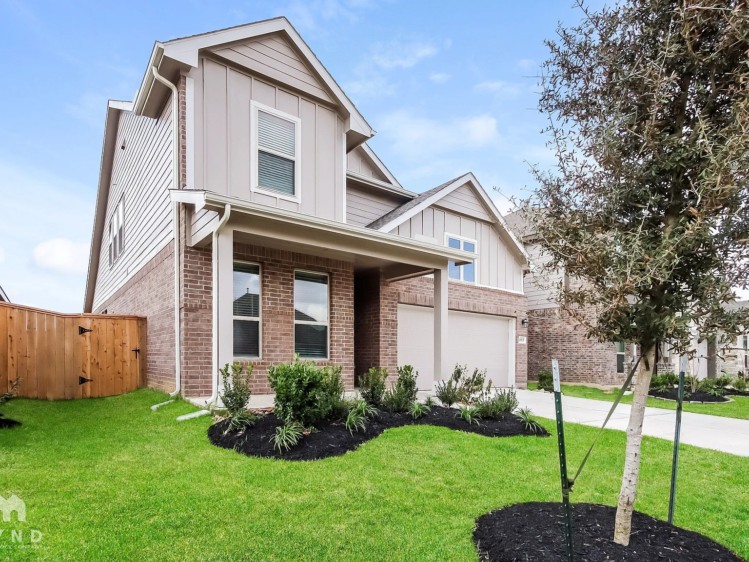 4 bed, 3.0 bath, 2385 sqft, $2,575 — Photo 1