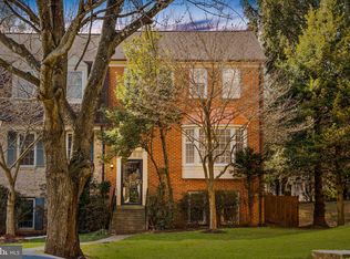 2882 Sutton Oaks Ln, Vienna, VA 22181