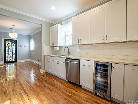 5th image of 1031 W ELSMERE PL