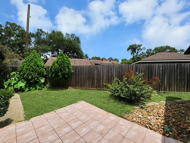5954 Beaudry Dr — Photo 35