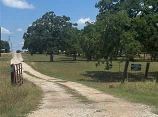 1231 Oak Grove Rd, Luling, TX 78648