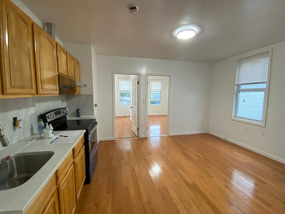 1st image of 2848 W 19th St #2F