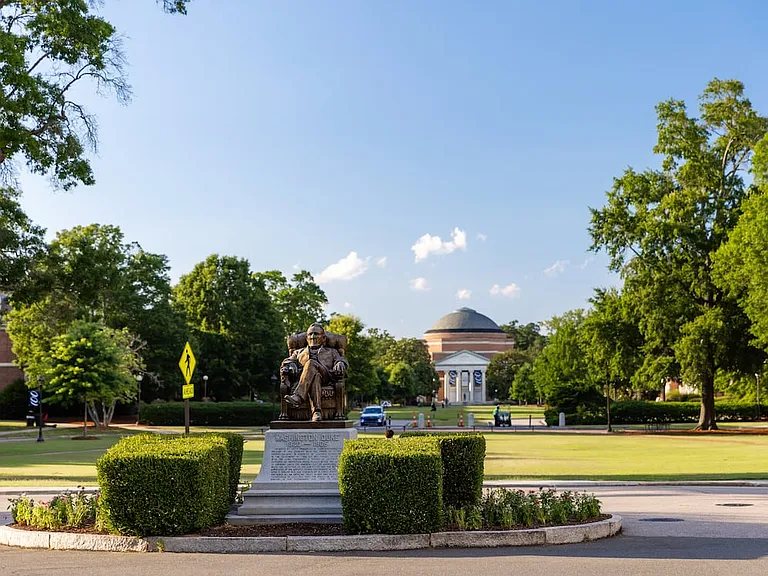 Conveniently located 15 minutes from Duke University