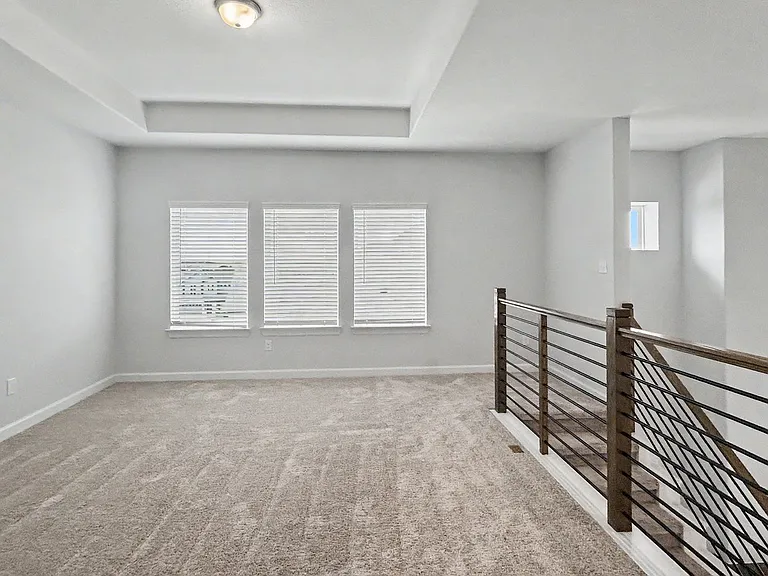 3708 Eliberis — Photo 7