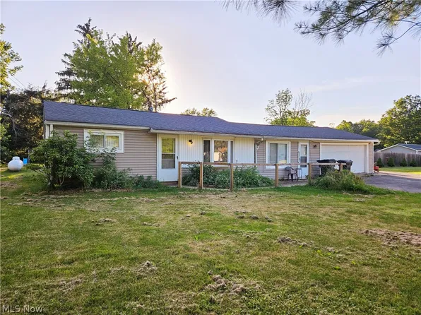 12793 Samuel Dr, Mantua, OH 44255