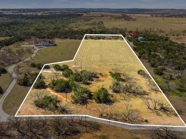 400 Chateau Lane, Out of Area, TX 78671