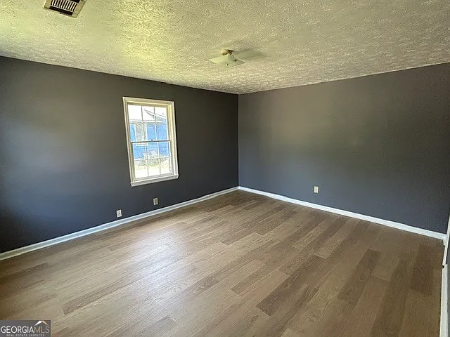 408 E Bacon St — Photo 5