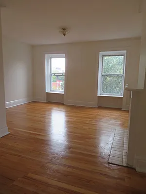 Rented by Space Real Estate | media 44