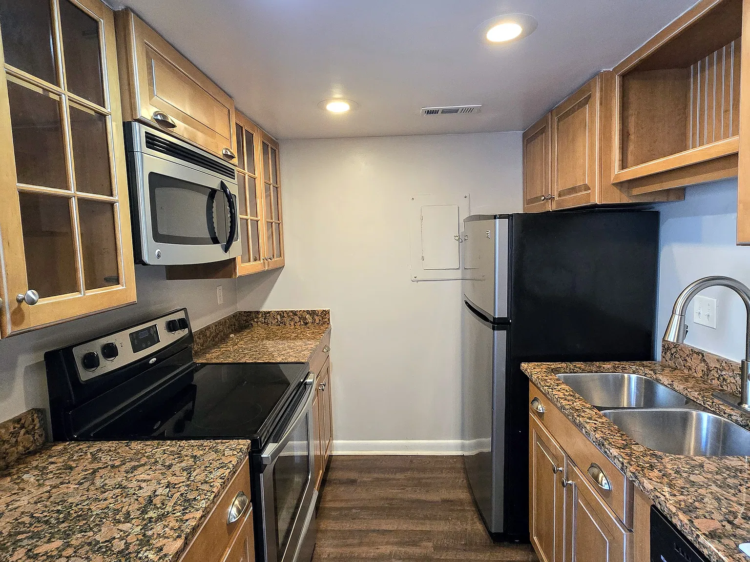 2 bed, 1116 sqft, $1,875 — Photo 3