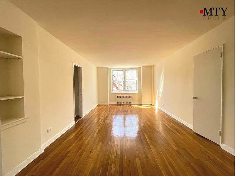 1st image of 5505 Woodside Ave APT 320