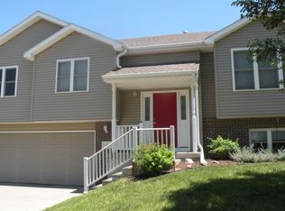 6950 Glass Ridge Dr, Lincoln, NE 68526