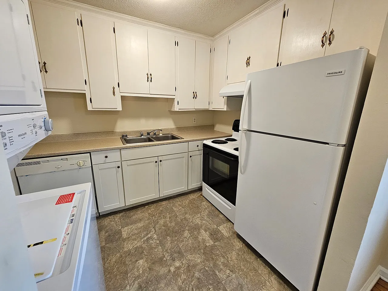 1305 Belleview Avenue - B — Photo 4