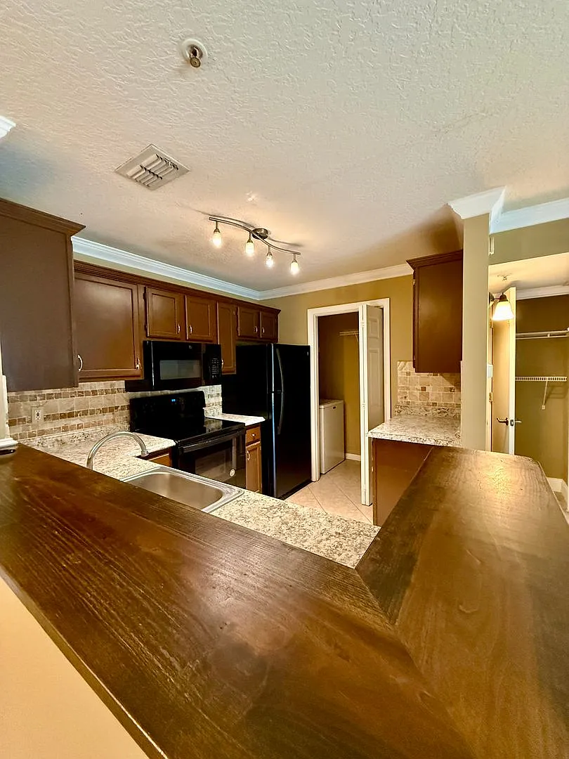 Adorable 2 Bedroom 2 Bathe Condo for Rent Villas of Timberlin — Photo 2
