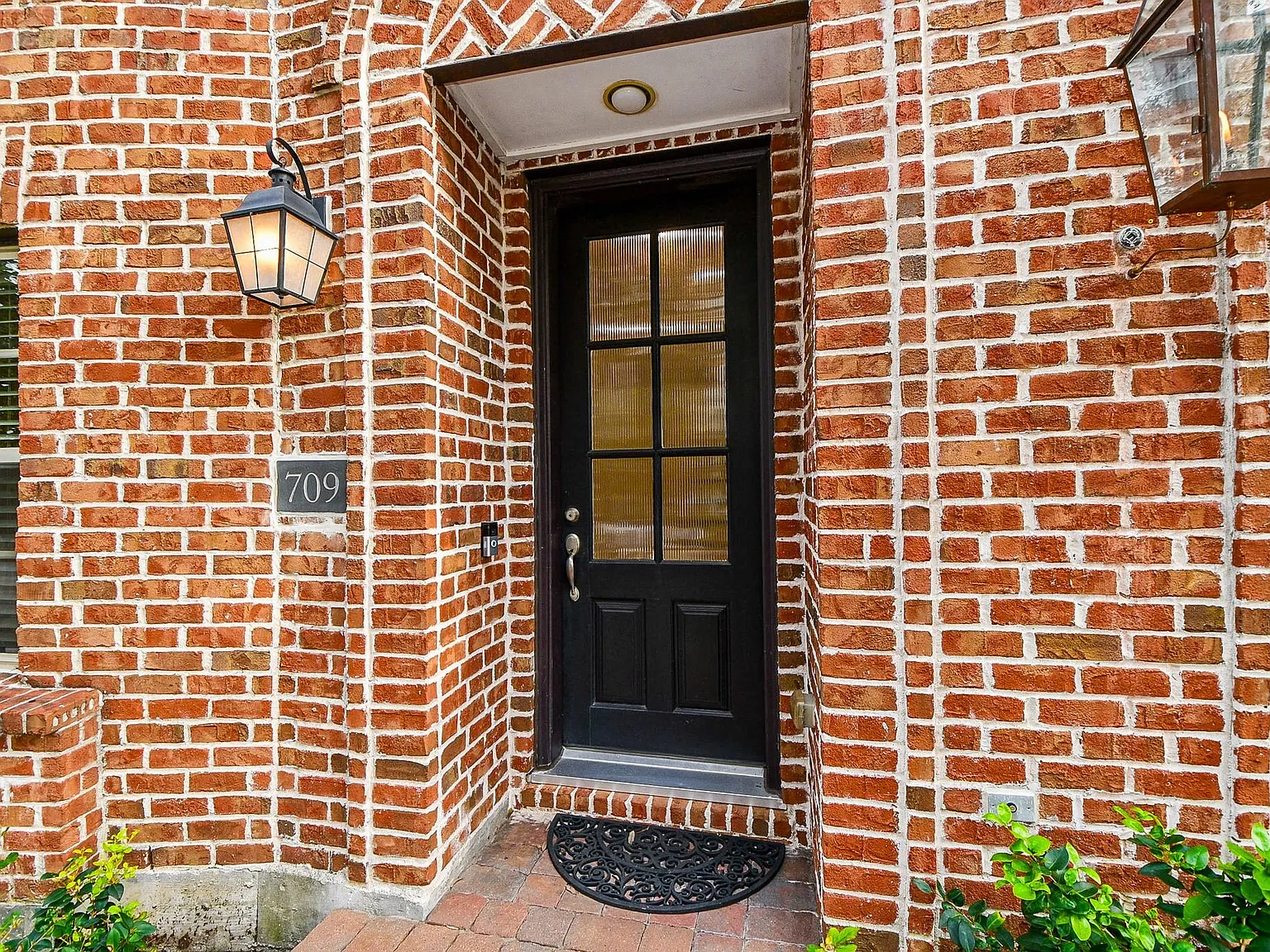 3 bed, 4.5 bath, 2811 sqft, $3,400 — Photo 3