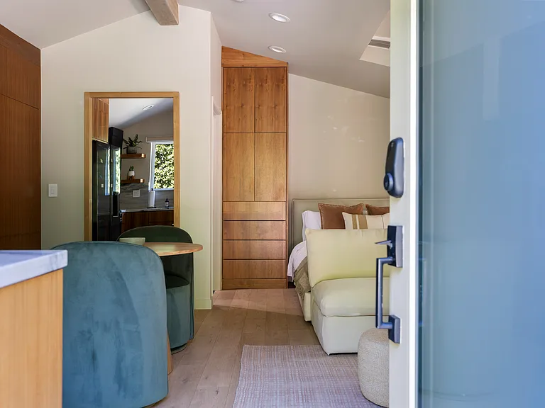 6437 Oakdale Ave — Photo 6