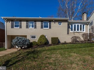 9717 Singleton Dr, Bethesda, MD