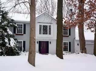 918 S Charles Ave, Naperville, IL 60540