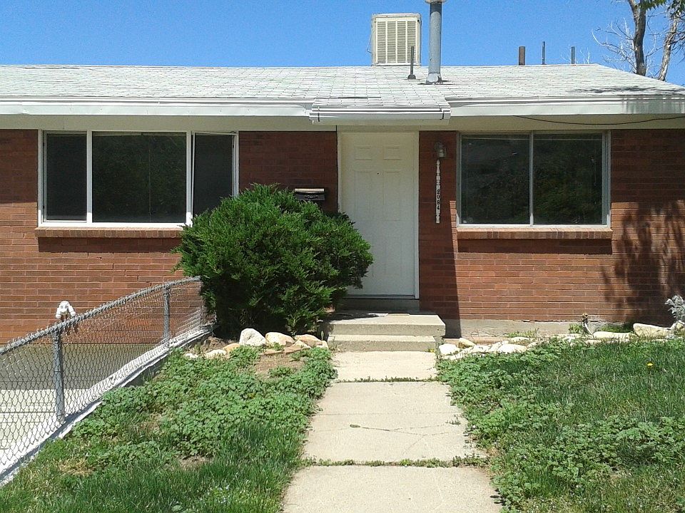 1st image of 2084 S Belaire Dr