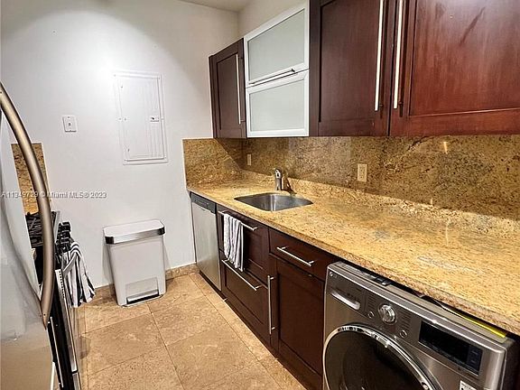 5th image of 1508 Pennsylvania Ave APT 8B