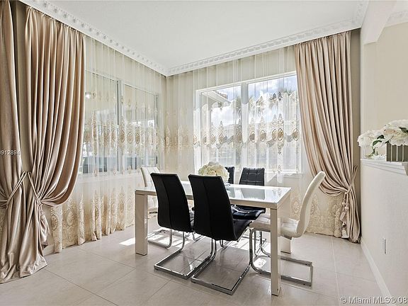 4th image of 1383 Silk Oak Dr