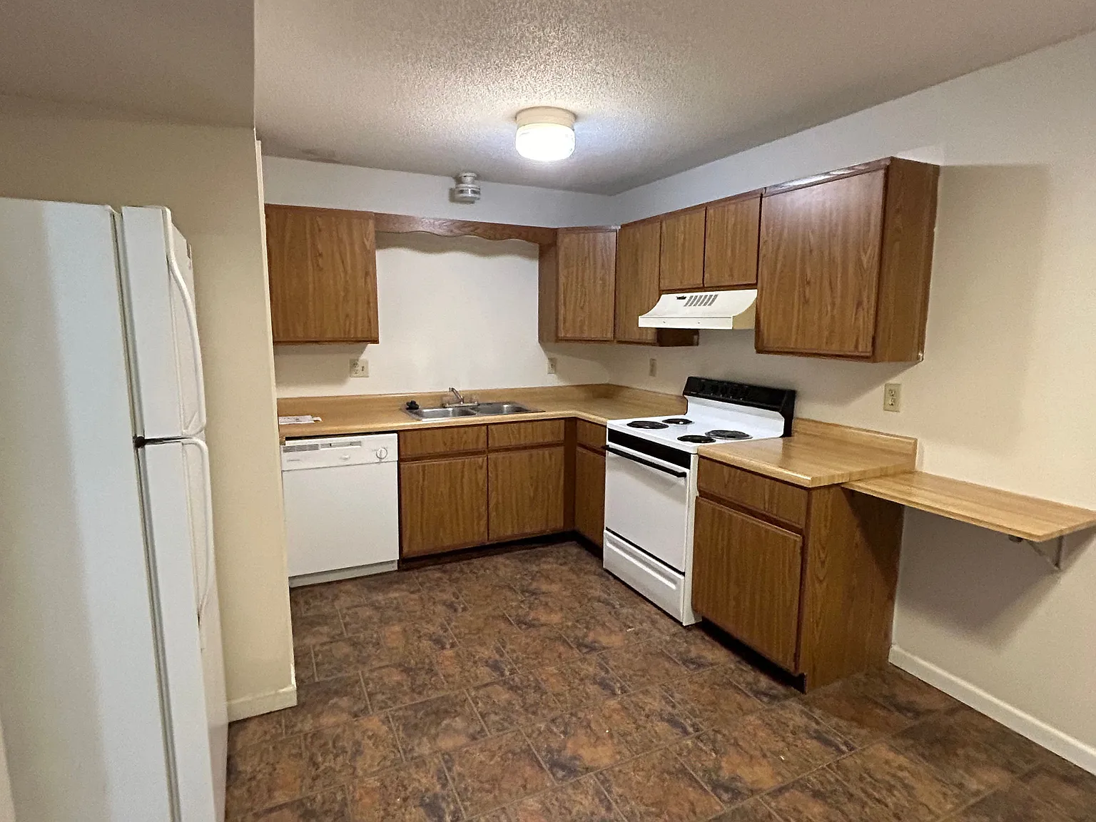 2 bed, 700 sqft, $900 — Photo 3