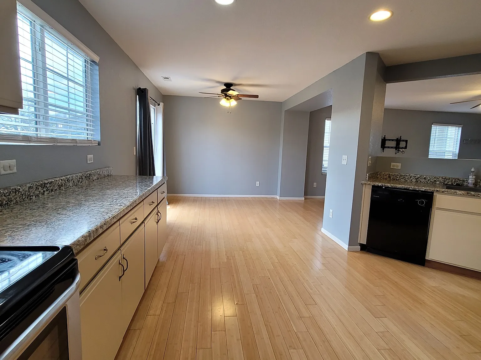 8035 S Kalispell Way — Photo 3