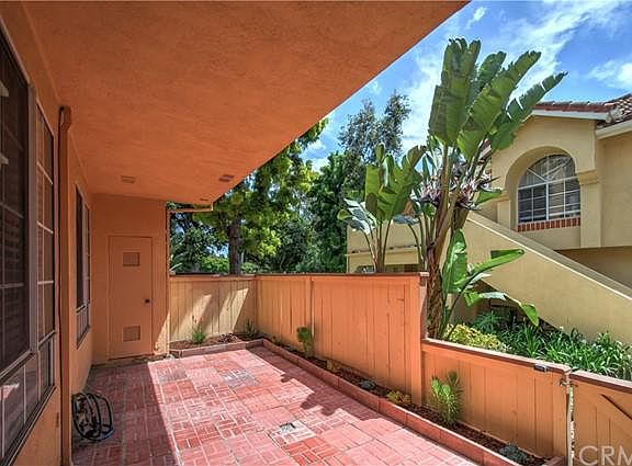 4th image of 74 Costero Aisle #302