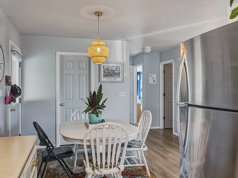 2114 Meadow Dr — Photo 14