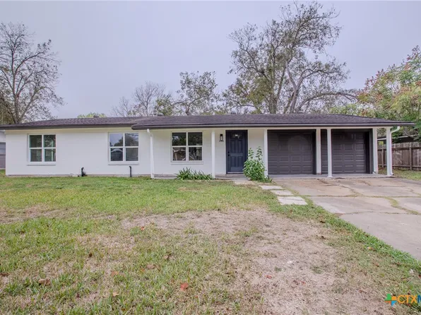 3701 Redwood Dr, Victoria, TX 77901