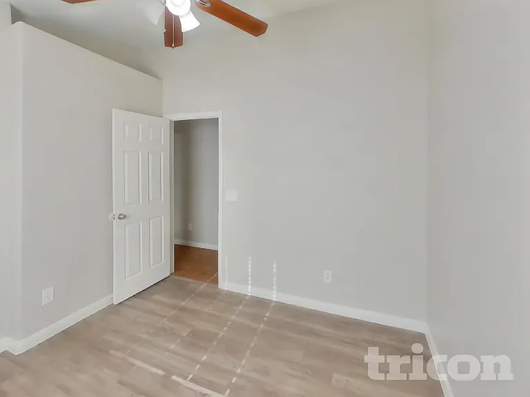 7020 Overhill Ave — Photo 9