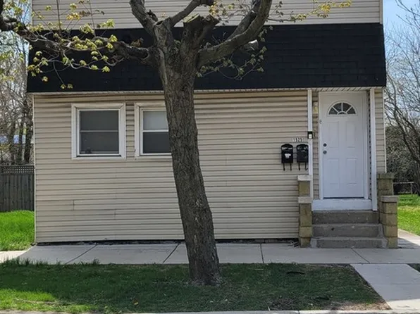 1525 E 93rd St, Chicago, IL 60619