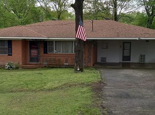 111 Lancaster Rd, Hot Springs, AR 71913