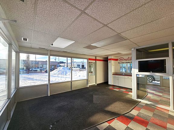5th image of 5108 50th St