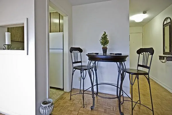 Studio, 1.0 bath, 446 sqft, $1,575 — Photo 2